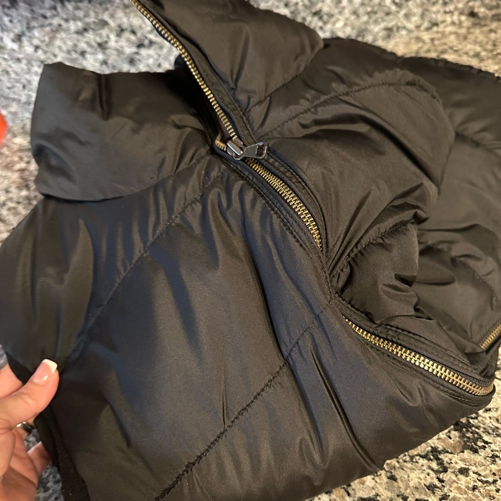 Old Navy Black Zip-Up Vest